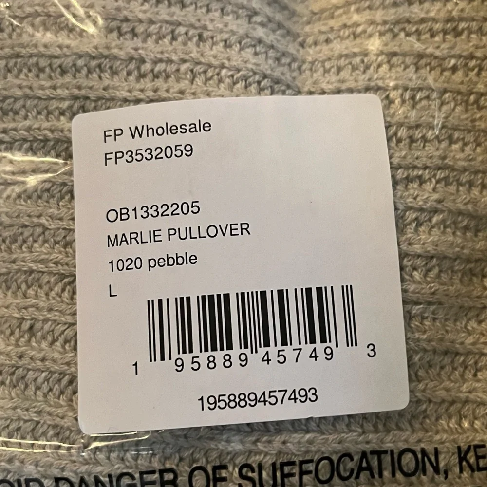 Free People Marlie Pullover Sweater in Pebble - Picture 6 of 7